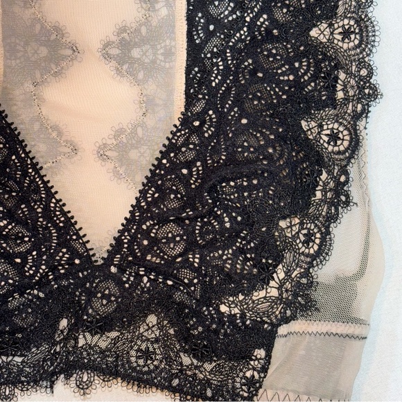 Victoria’s Secret Dream Angels Chantelle Lace Plunge Bralette Size XS - Picture 4 of 9